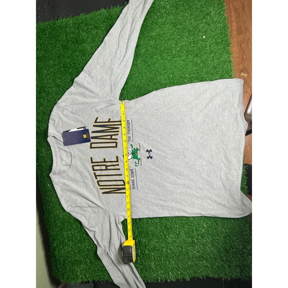 Under Armour Notre Dame Fighting Irish Long Sleeve T-Shirt Mens Small NWT Gray